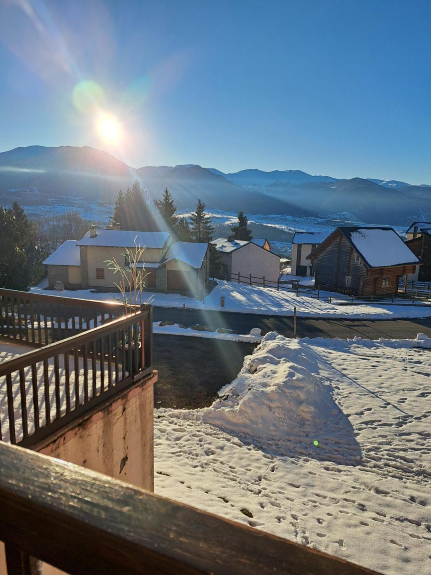 Studio Cabine 4 Couchages, Vue Face Aux Montagnes Font-Romeu-Odeillo-Via Exterior foto
